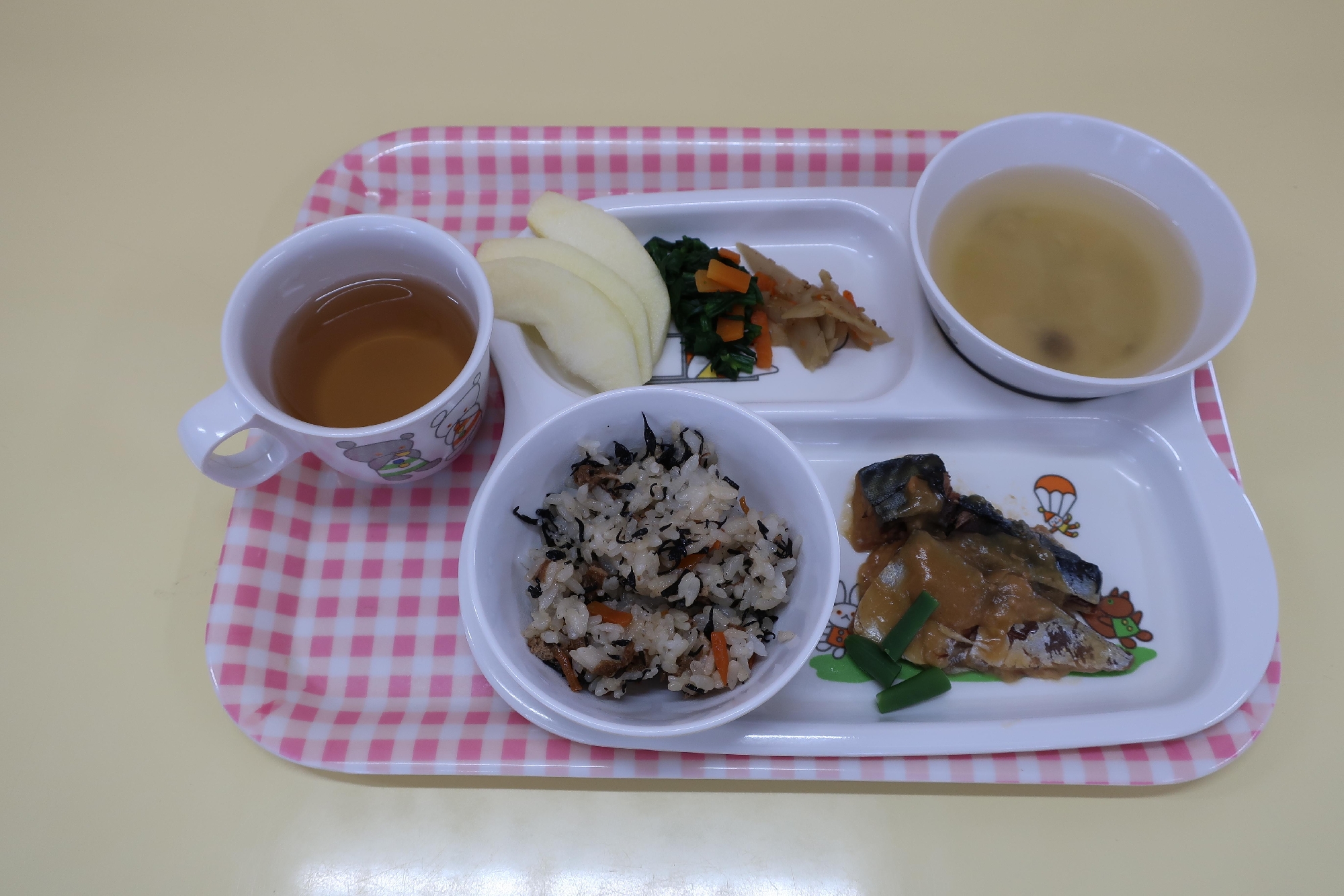 １月１３日(金)未満児の給食(ひよこ・いちご組)