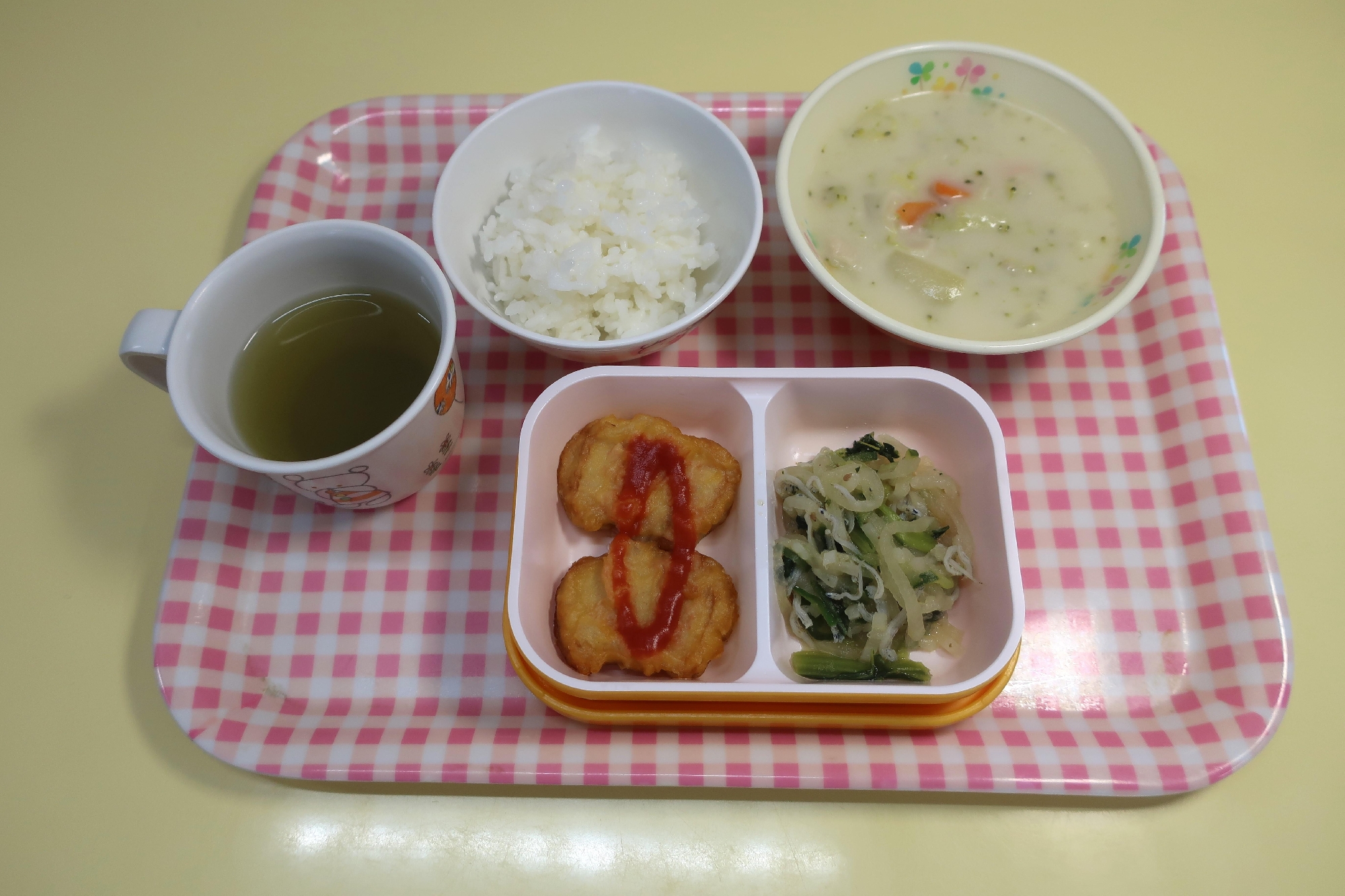 ２月９日(金)３歳児からの給食(たんぽぽ１組)