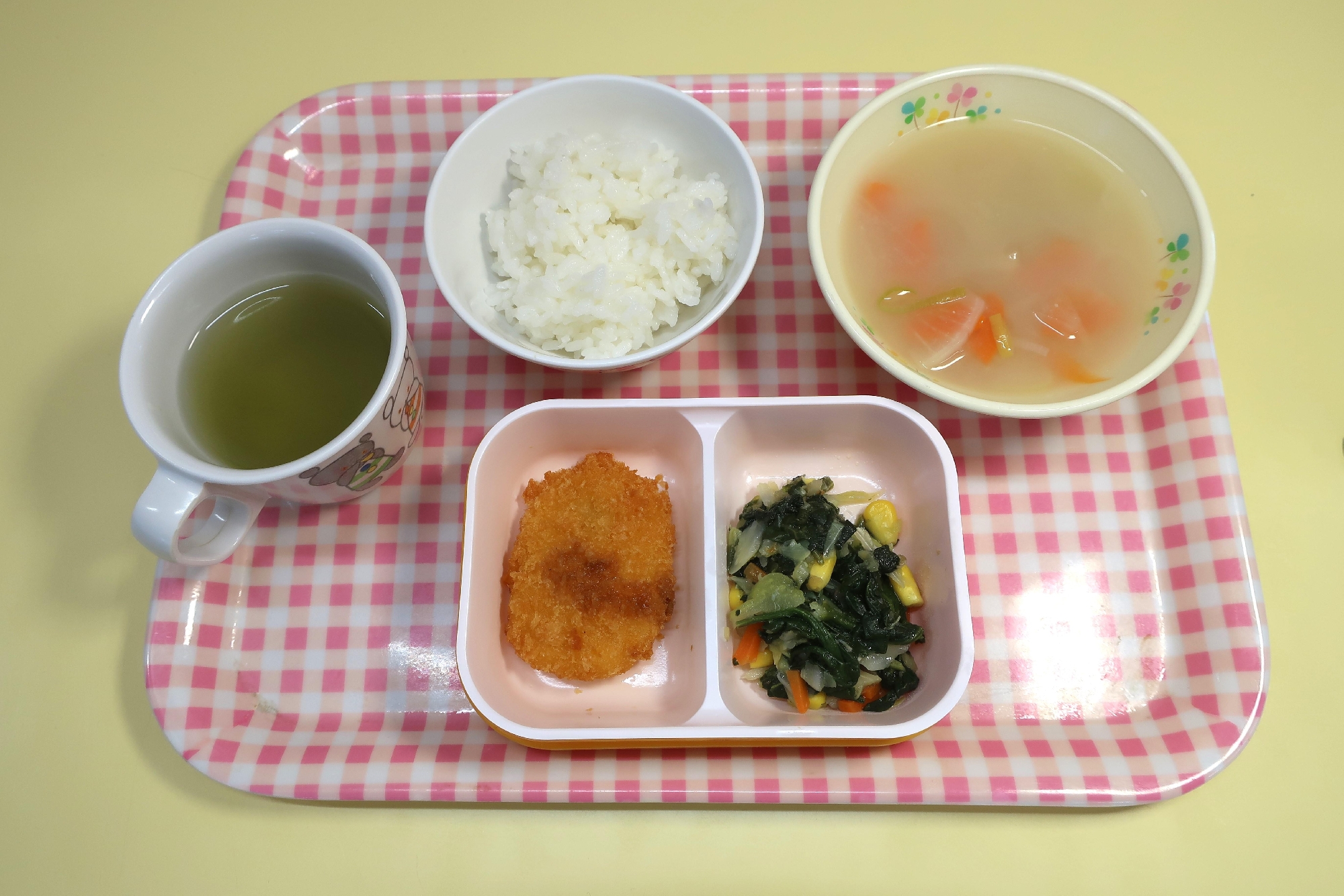 １月１２日(金)３歳児からの給食(たんぽぽ２組)