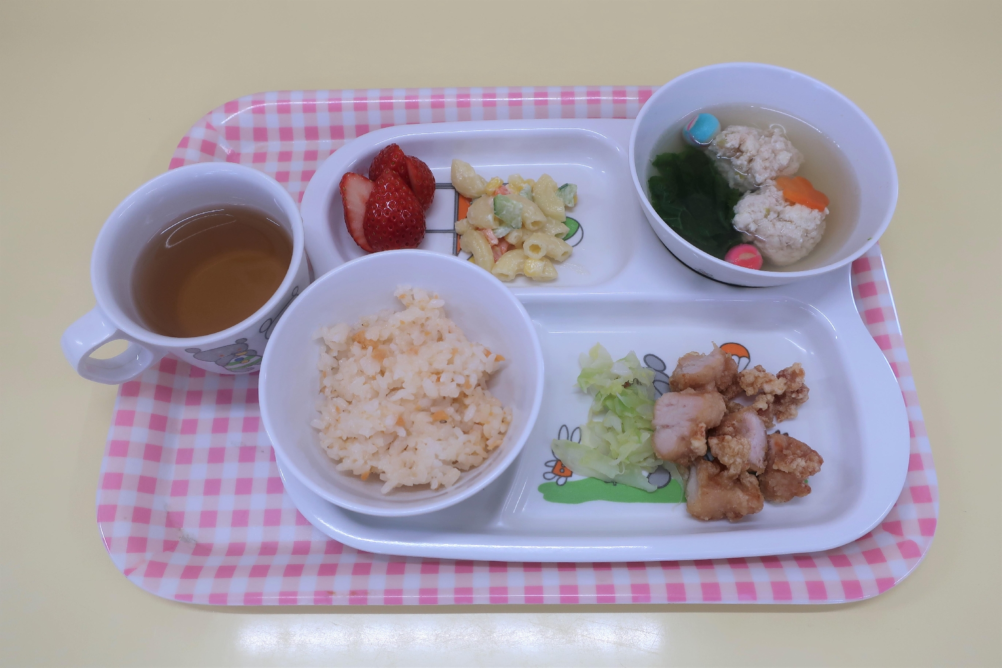 ３月３日(金)未満児の給食(ひよこ・いちご組)