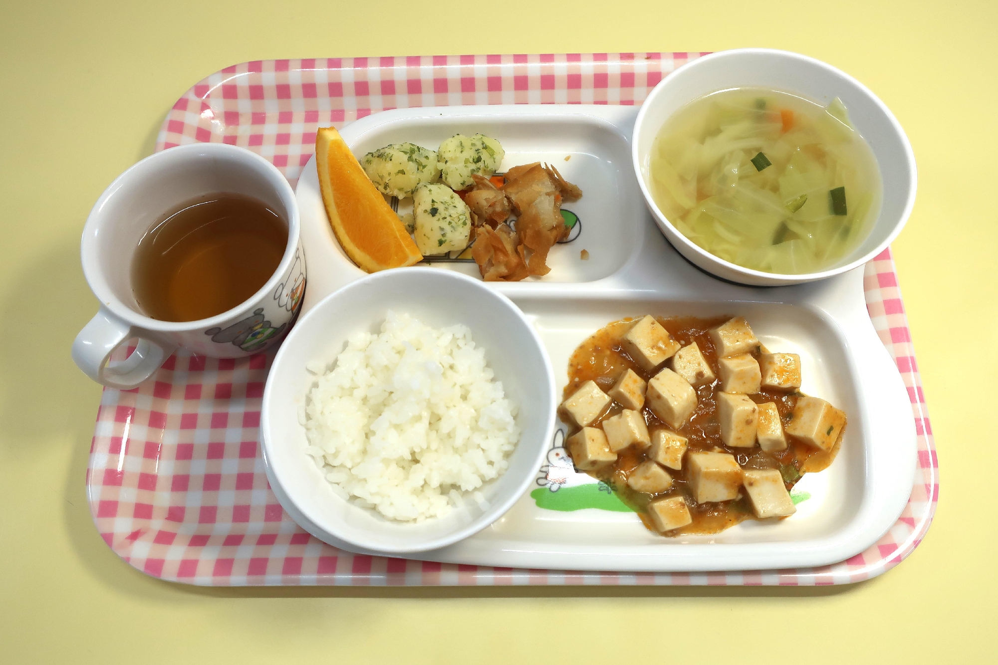 １０月２０日(金)未満児の給食(ひよこ・いちご組)