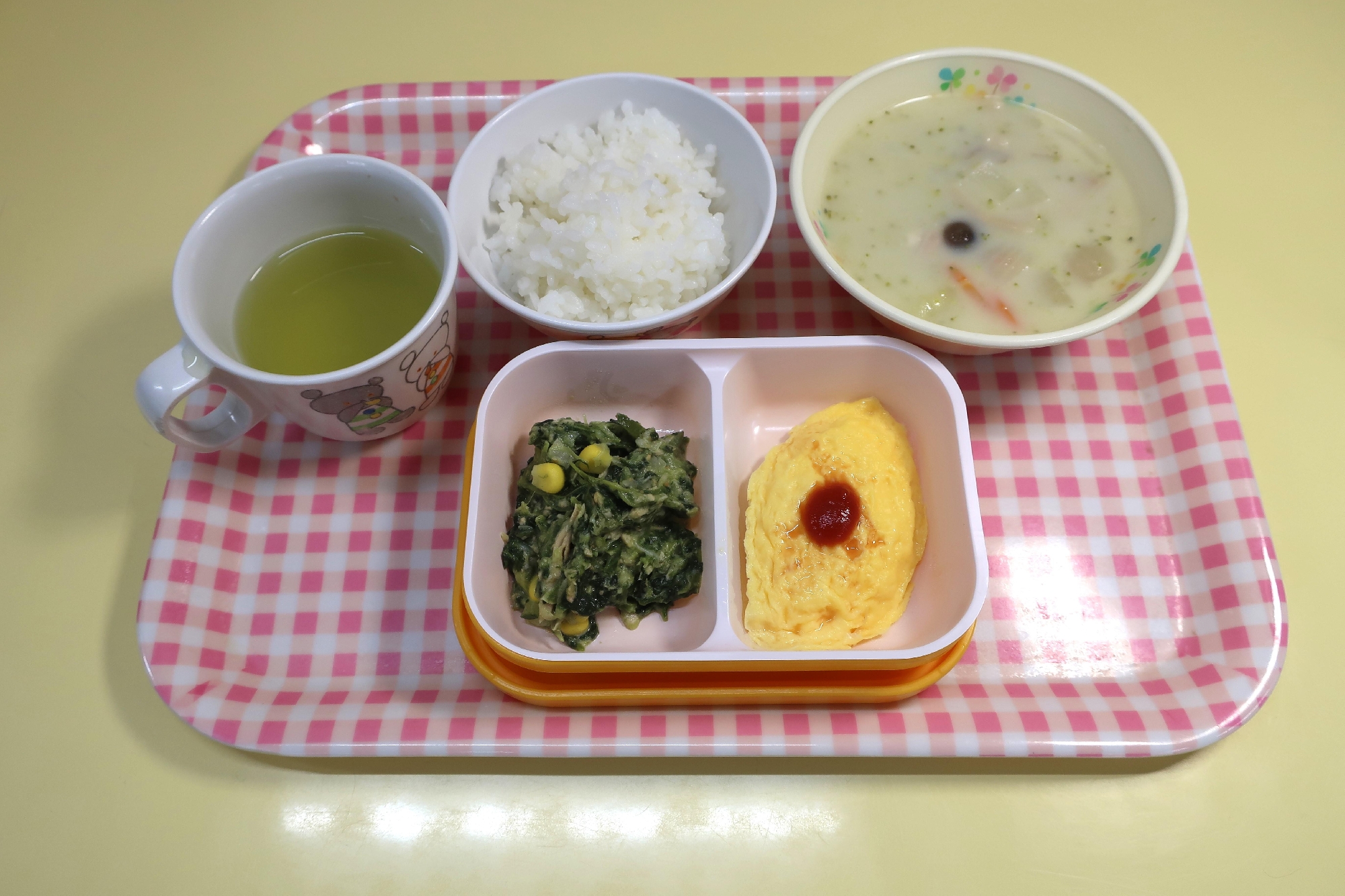 １１月１０日(金)３歳児からの給食(たんぽぽ１組)