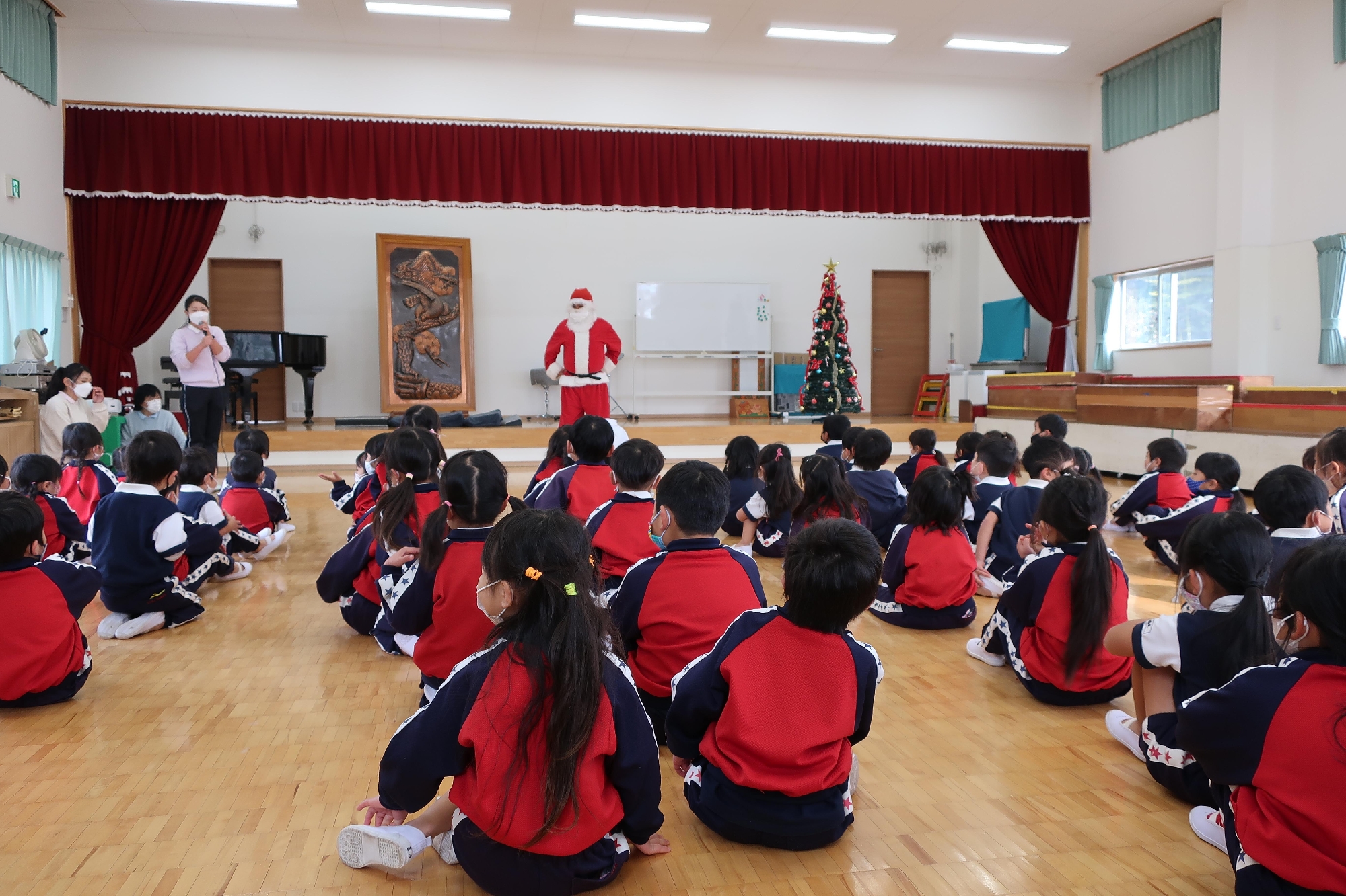 12月21日(水)サンタクロース来園《さくら・すみれ組》