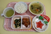 １２月２５日(水)３歳児からの給食(たんぽぽ２組)