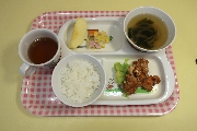 １月１７日(金)未満児の給食（もも組）